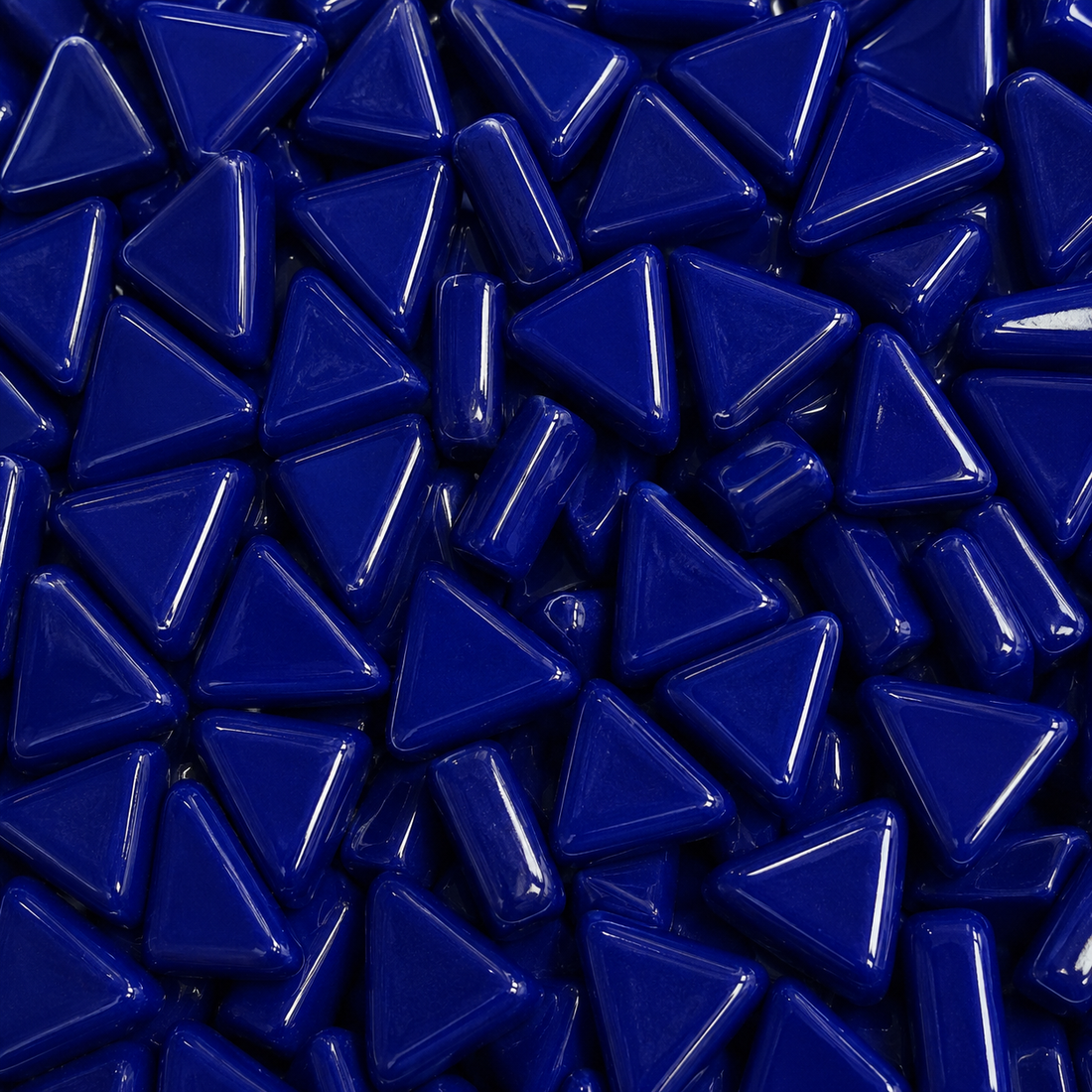 Mini triângulo de mosaico de vidro azul royal
