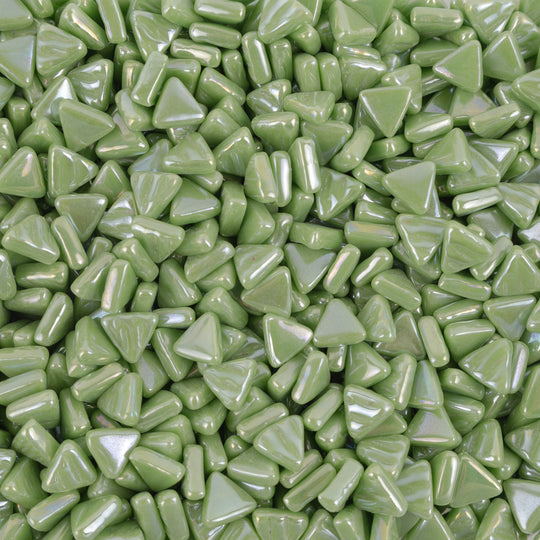 Mini triângulo de mosaico de vidro iridescente verde novo