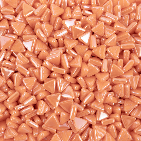 Mini triângulo de mosaico de vidro iridescente laranja opaco