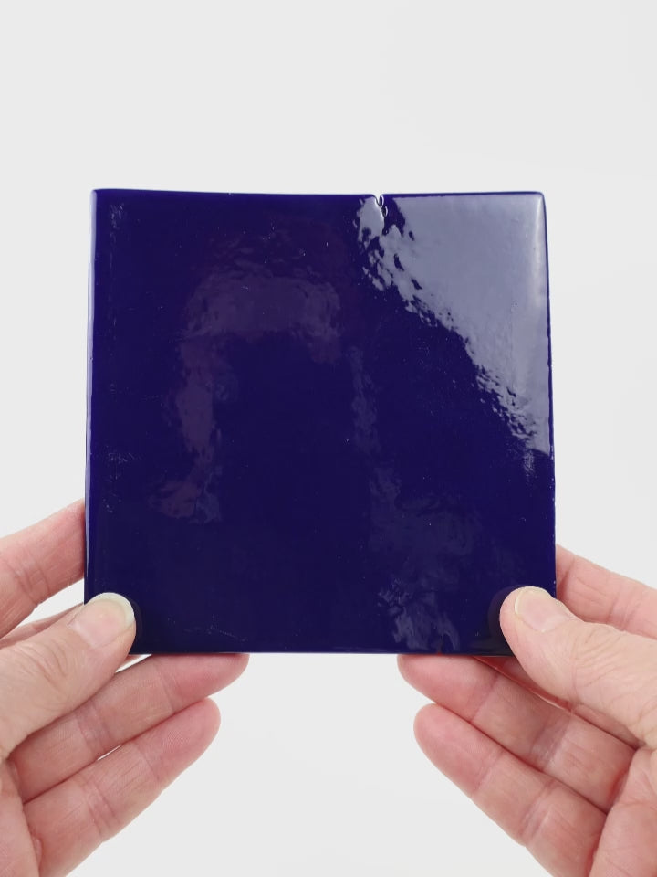 Video showing Morasutti Smalti mosaic tile – blue – 11.5 x 11.5 cm, rotated to show full tile