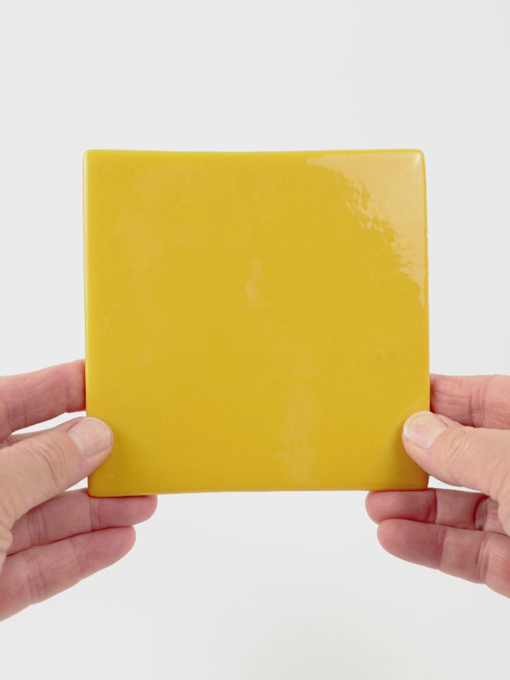 Video showing Morasutti Smalti mosaic tile – yellow – 11.5 x 11.5 cm, rotated to show full tile