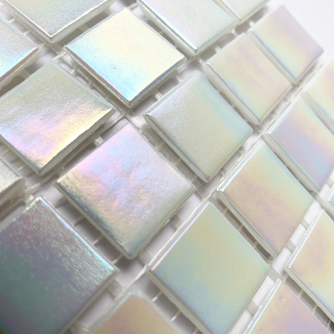 Verre Mosaique - glass mosaic -Glasmosaik-glasmozaïek-Glasmozaiek Iriserend 20mm Diamantwit - mosaicshop