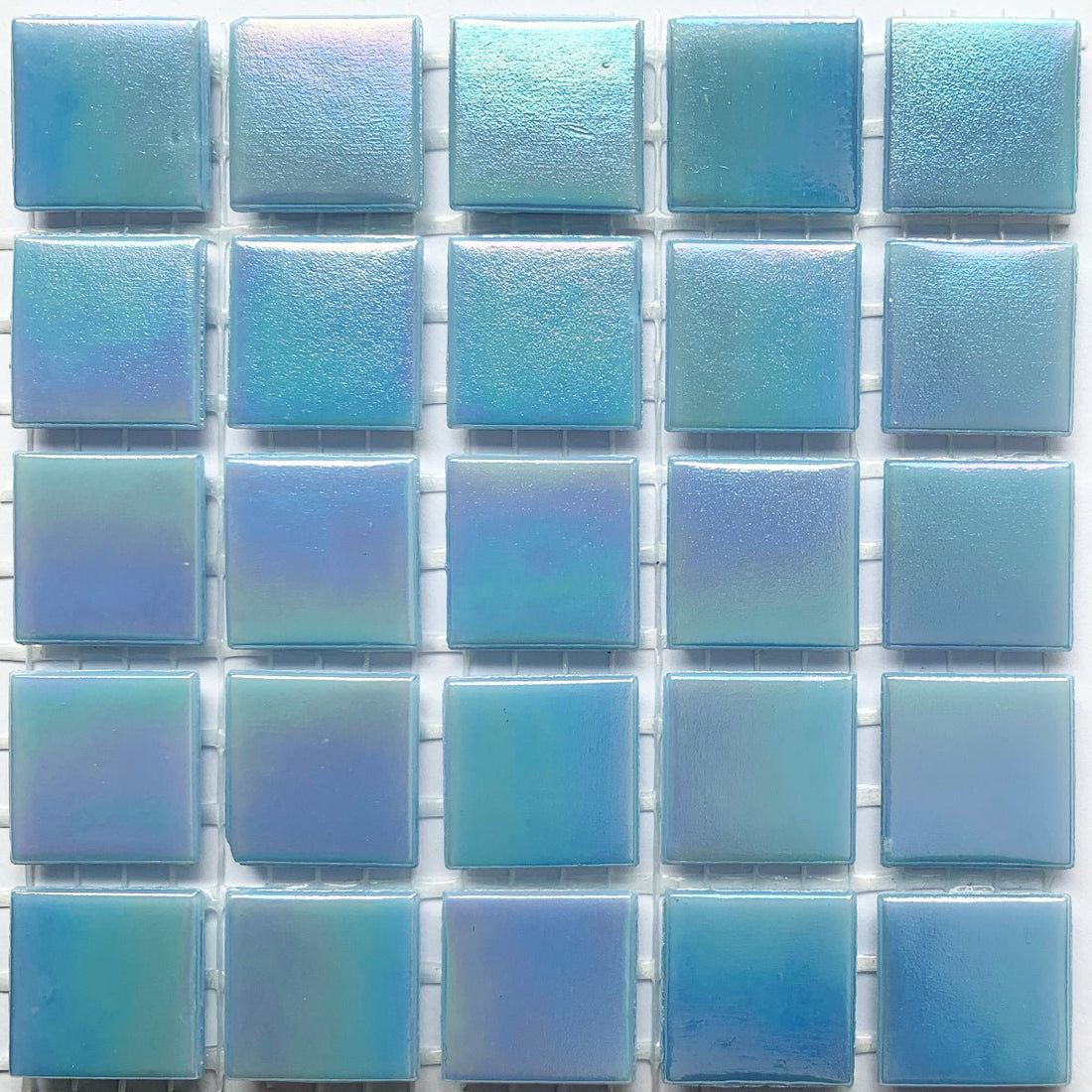 Verre Mosaique - glass mosaic -Glasmosaik-glasmozaïek-Glasmozaiek Iriserend 20mm Opaalblauw - mosaicshop
