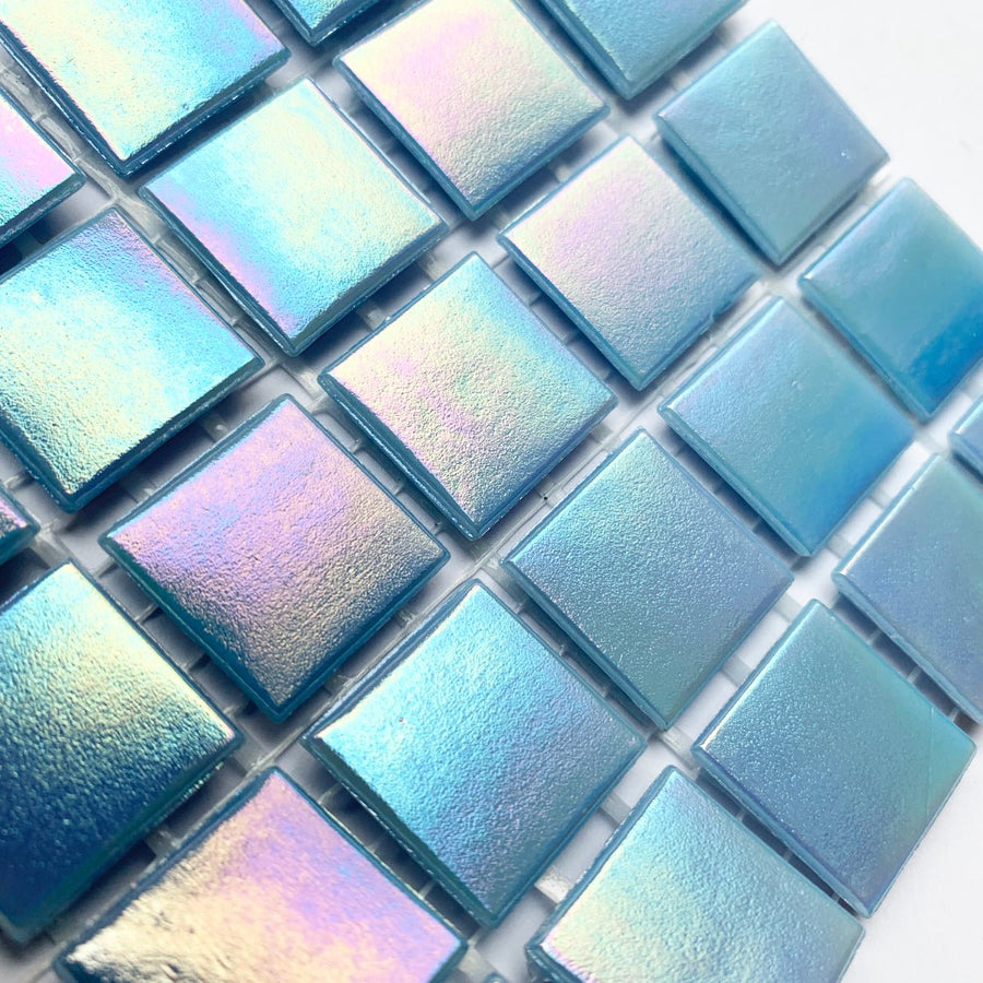 Verre Mosaique - glass mosaic -Glasmosaik-glasmozaïek-Glasmozaiek Iriserend 20mm Opaalblauw - mosaicshop