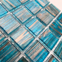 Verre Mosaique - glass mosaic -Glasmosaik-glasmozaïek-Glasmozaiek met Goud Dooradert 20mm Rifblauw - mosaicshop
