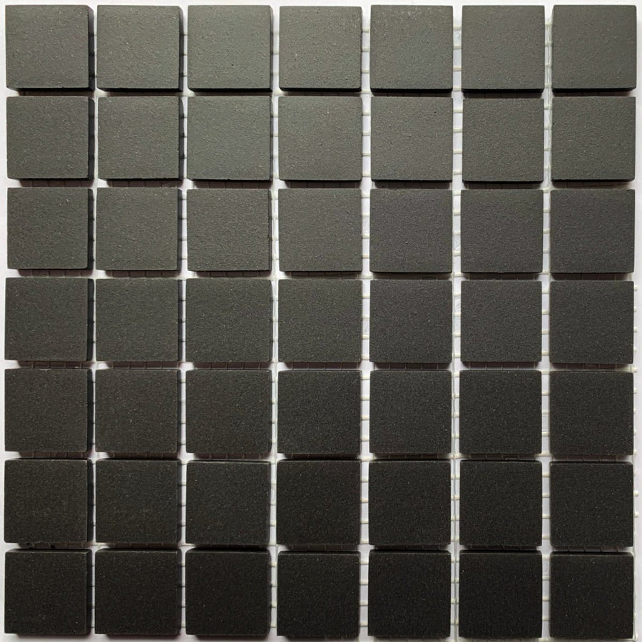 Winckelmans Noir – matte mozaïektegels van 20x20 mm op gaas