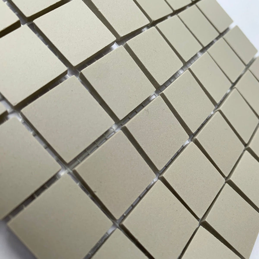 Winckelmans Perle – matte Mosaikfliesen im Format 20x20 mm auf Netz
